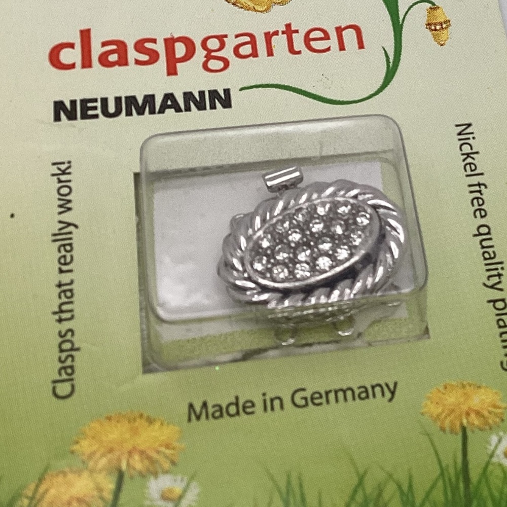 Clasp for jewelry making. Claspgarten 3 strand push box clasp